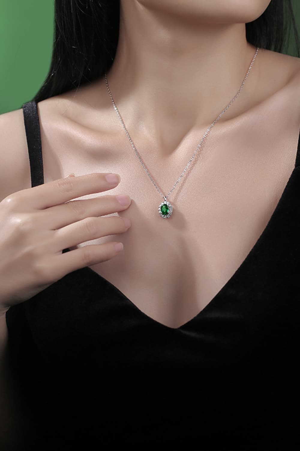 1.5 Ct Emerald 925 Sterling Silver Necklace