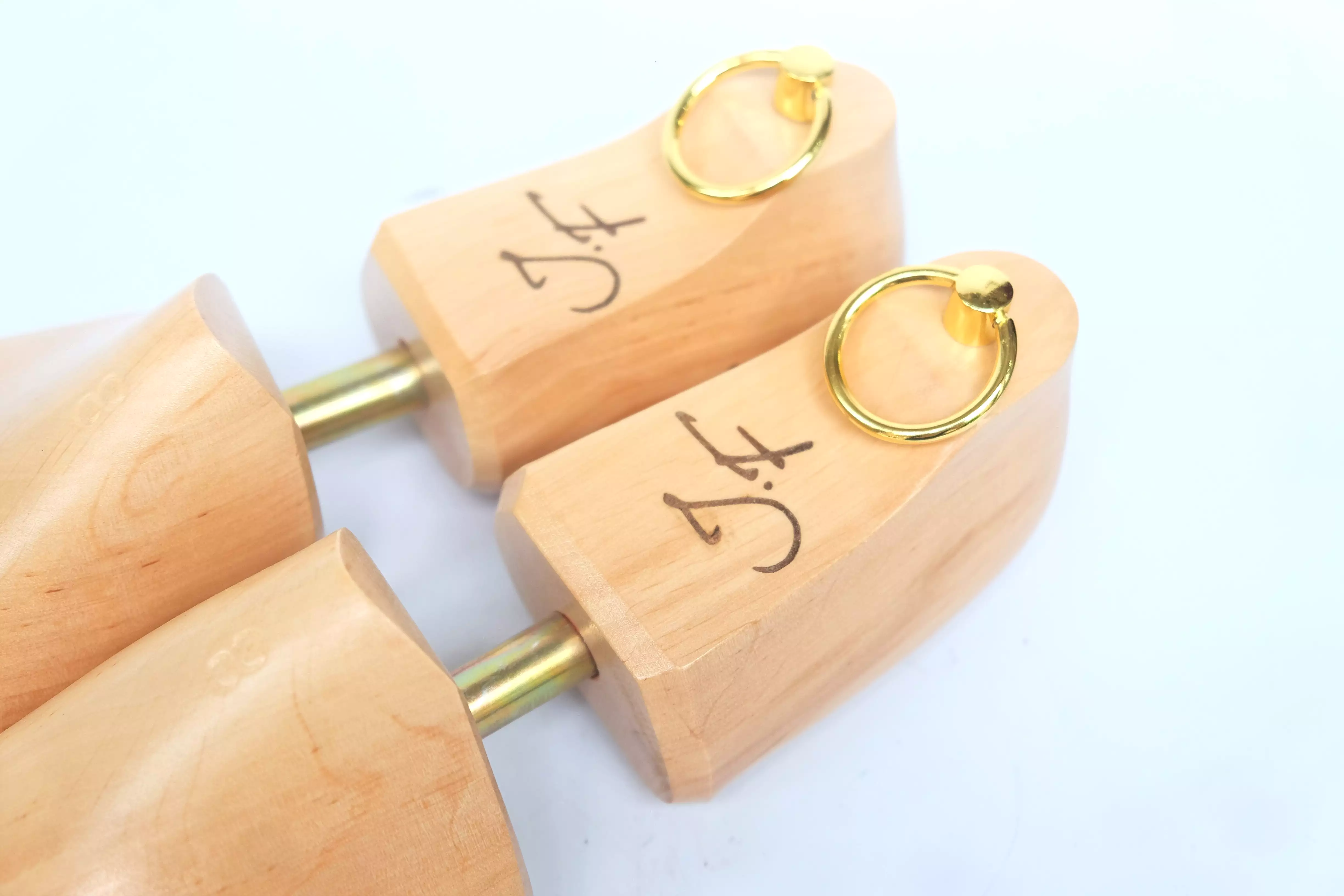 Alderwood Shoe Trees - Lightweight Version Natural - Brass Rings