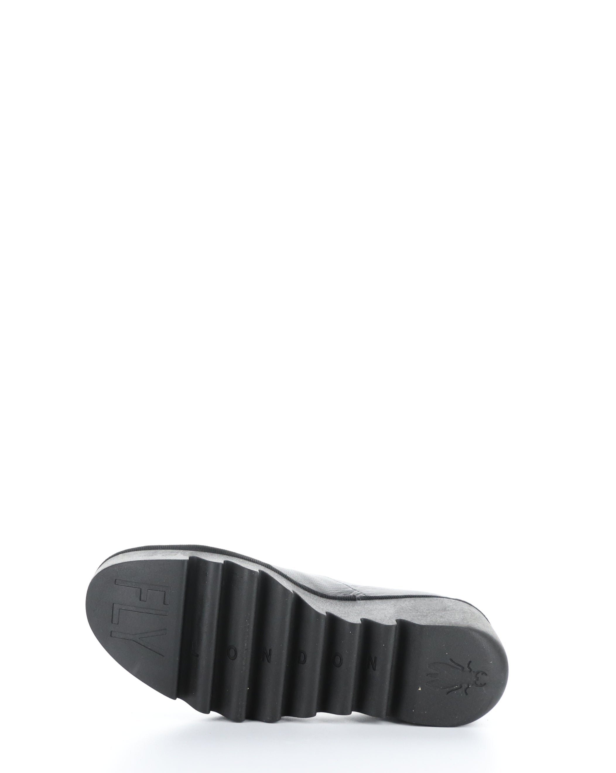 BESO246FLY 015 BLACK Slip-on Shoes