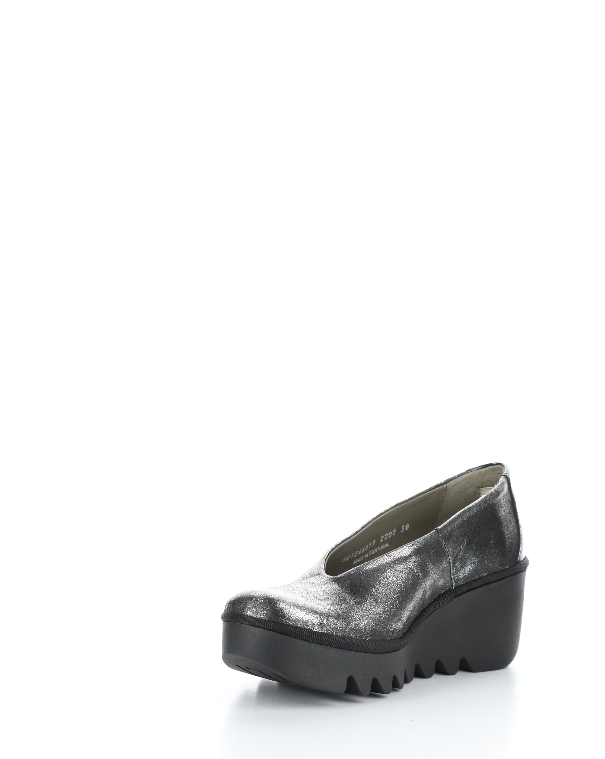 BESO246FLY 019 SILVER/BLACK Slip-on Shoes