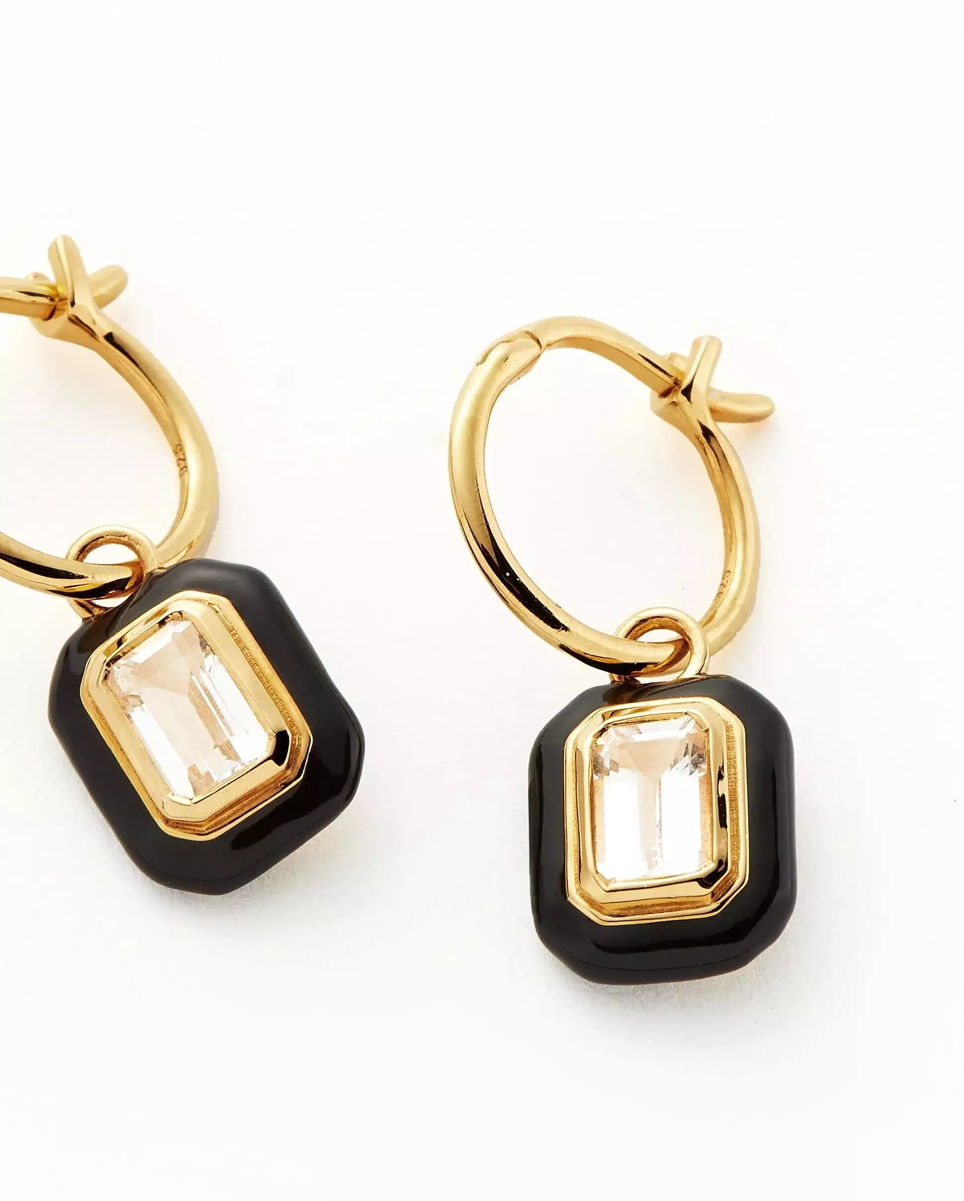 BLACK STONE AND ENAMEL CHARM HOOPS / GOLD/BLACK