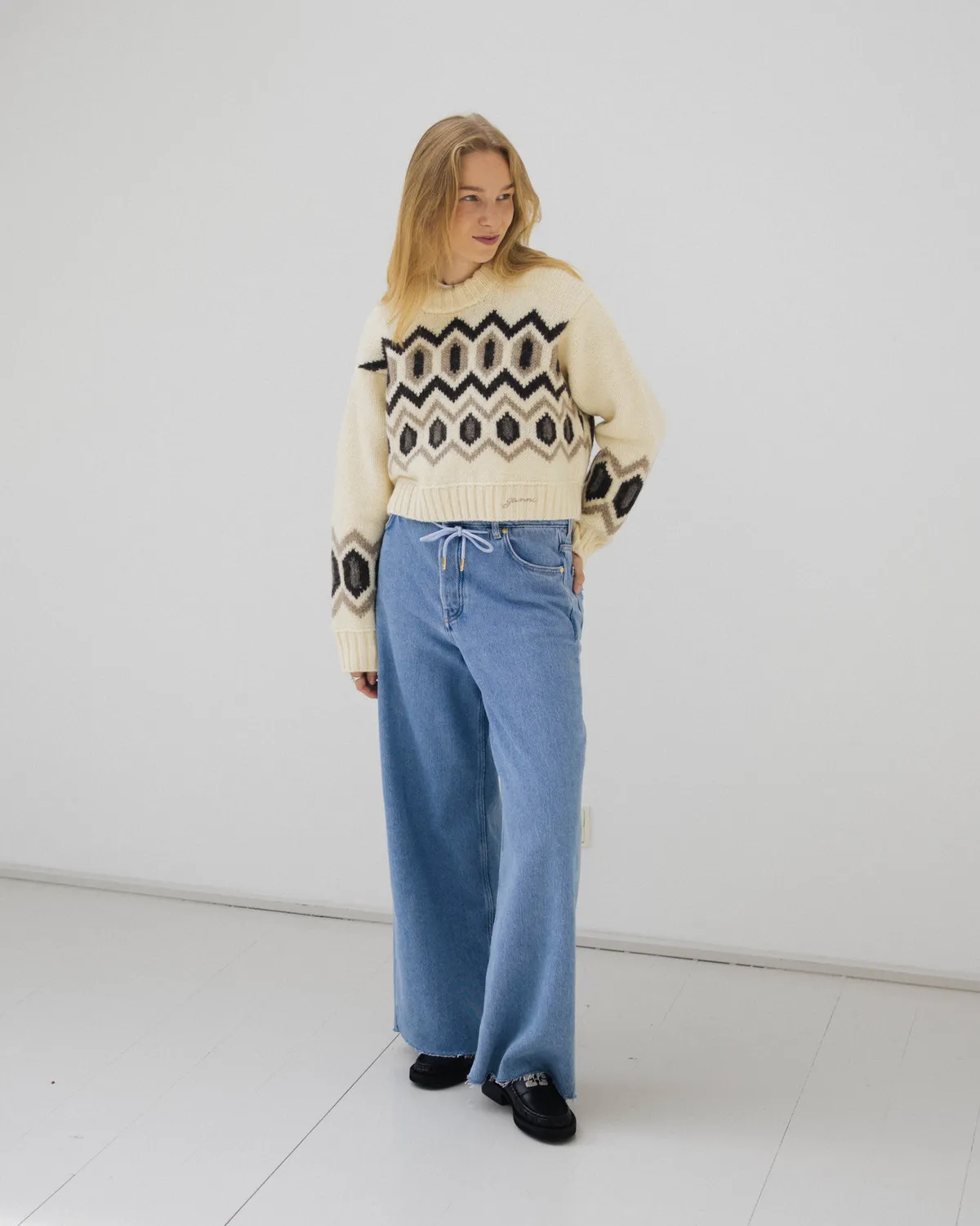 Chunky Graphic Wool Cropped O-neck - Egret