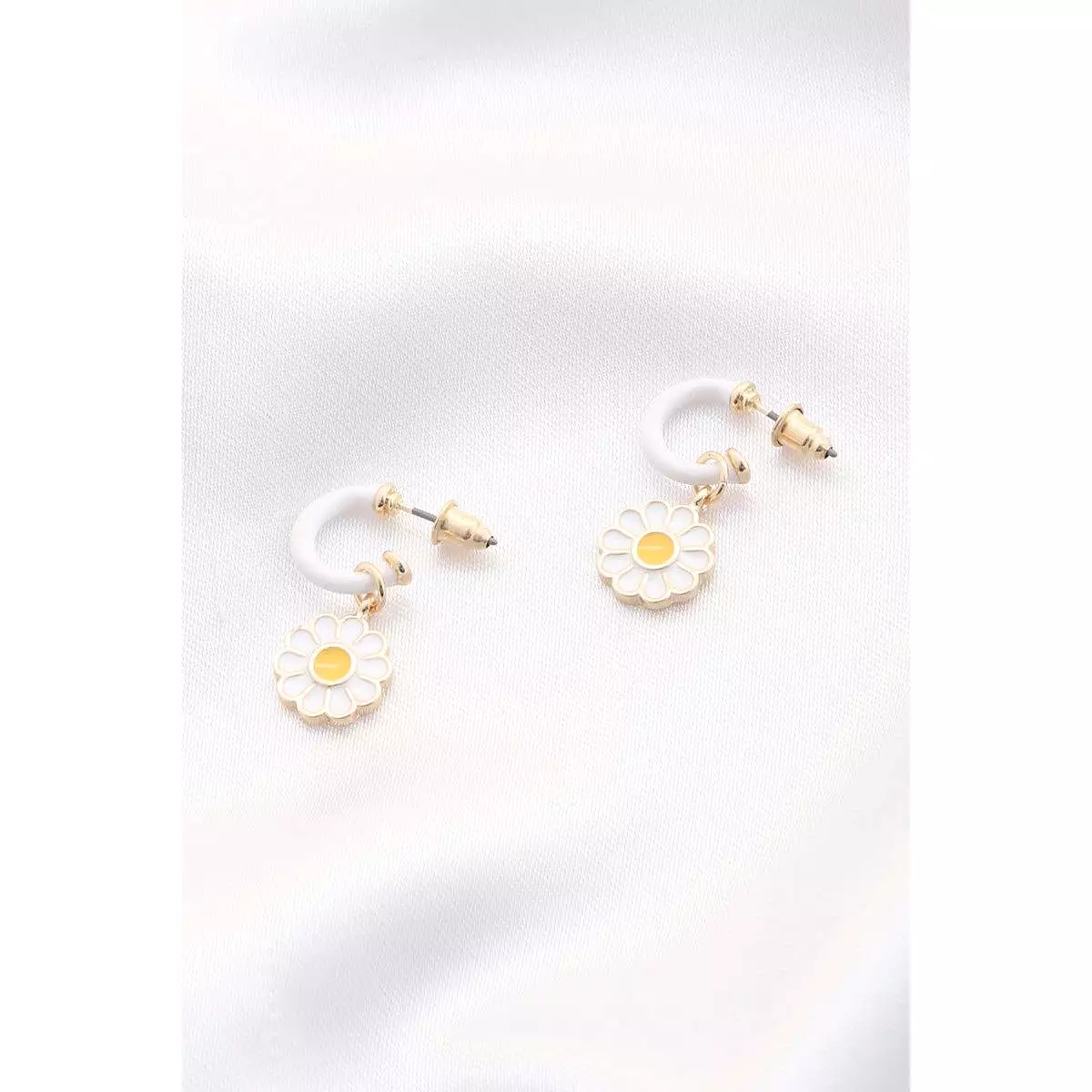 Daisy Charm Open Circle Earring