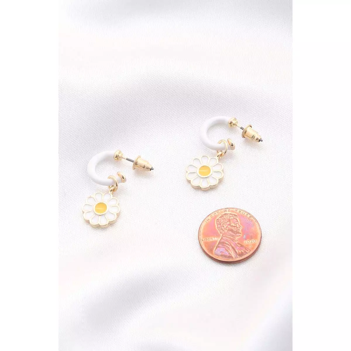 Daisy Charm Open Circle Earring