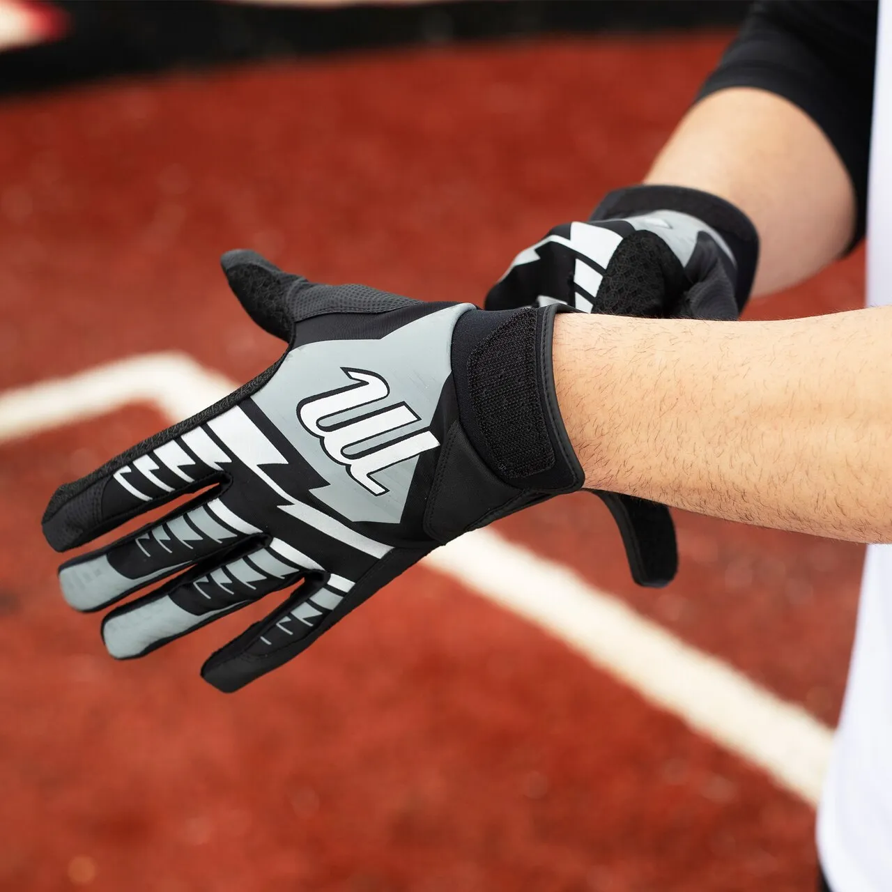 Marucci Tesoro Adult Batting Gloves: MBGTSRO