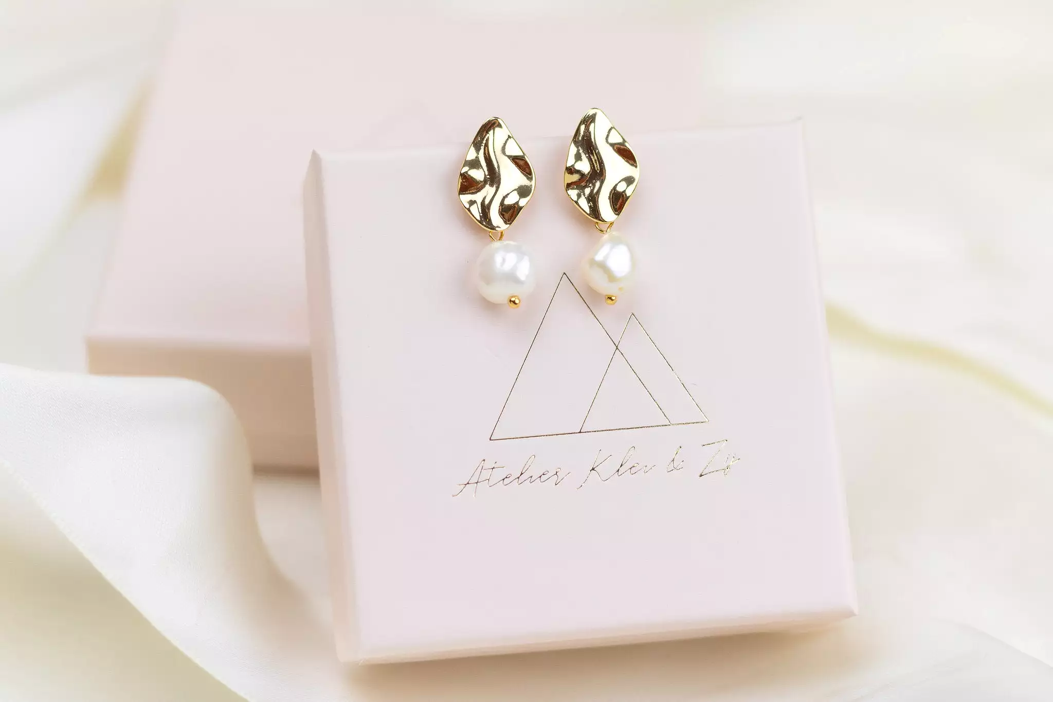 Pearl Charm Stud Earring