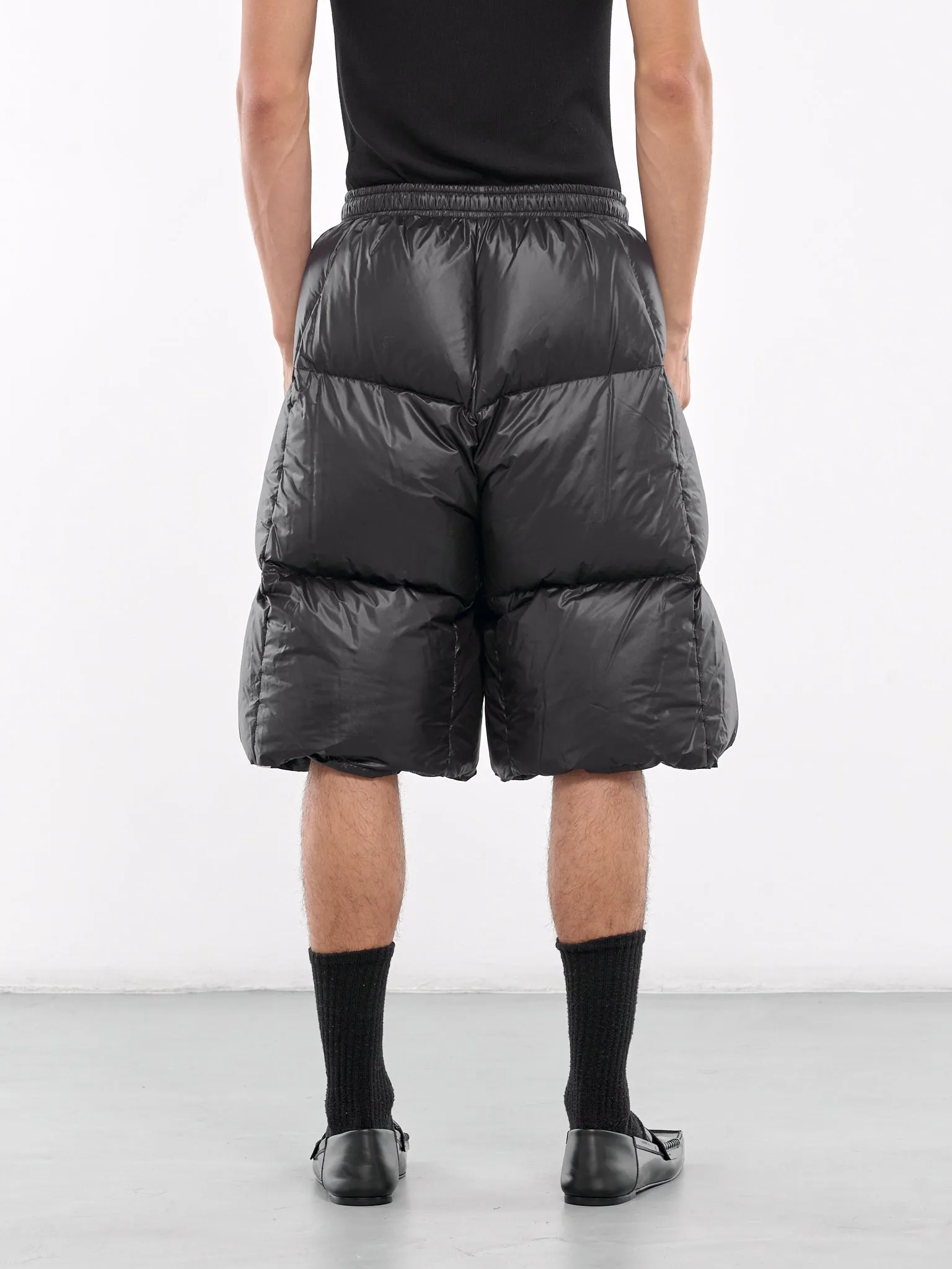 Puffer Shorts (J47AF0140-J70007-BLACK)