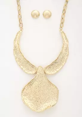 Textured Oversized Metal Necklace