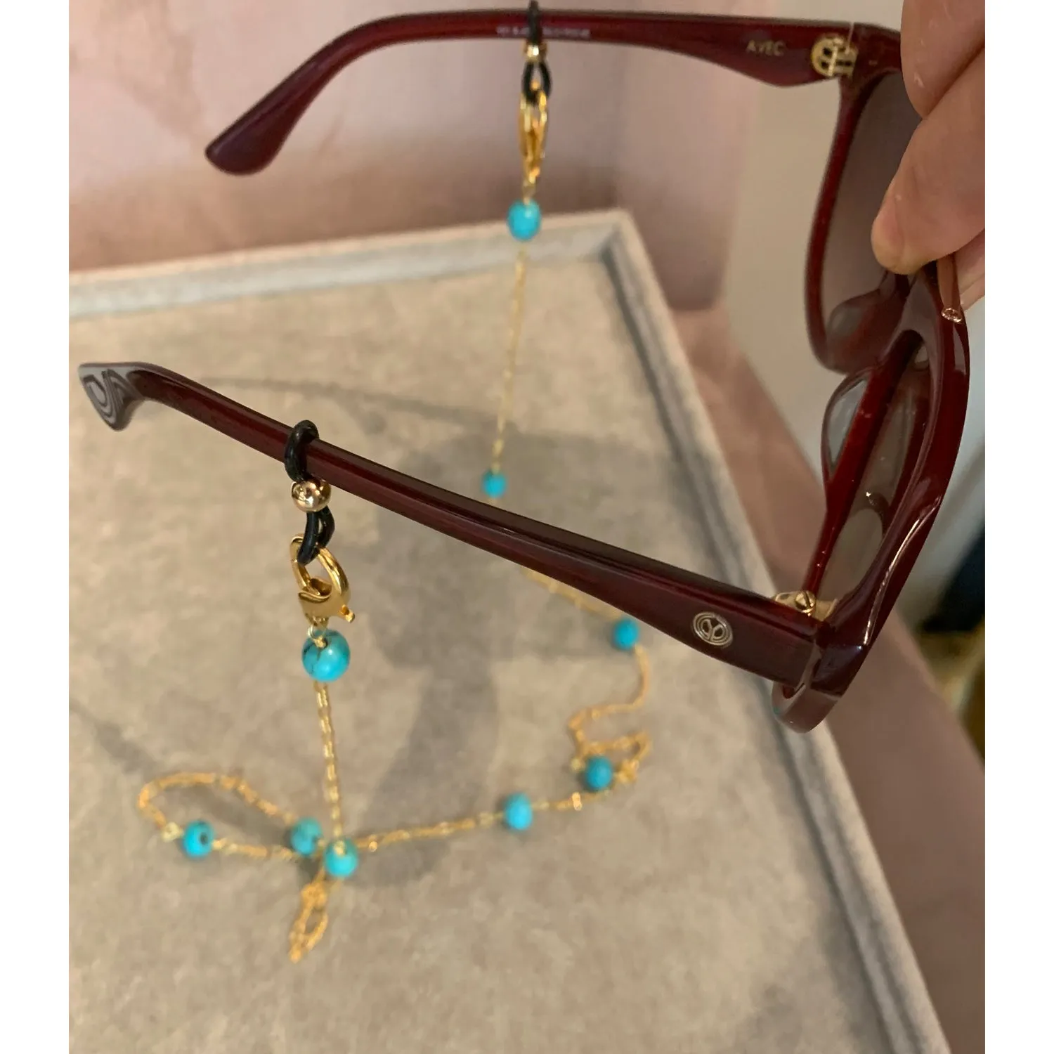 Turquoise bead station Eye-Wear chain