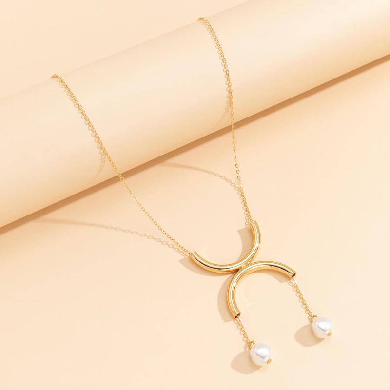 Women's Simple Faux Pearl Semicircle Pendant Necklaces